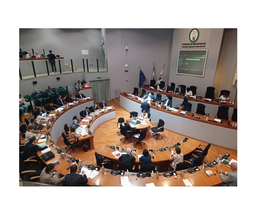 immagine articolo:APPROVATE NORME SU AMIANTO, TRASPORTO E AGRICOLTURA SOCIALE 